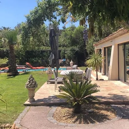Carelia Swimming Pool * Saint-Tropez